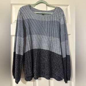 New York & Company lightweight shades of blue sweater. Size L